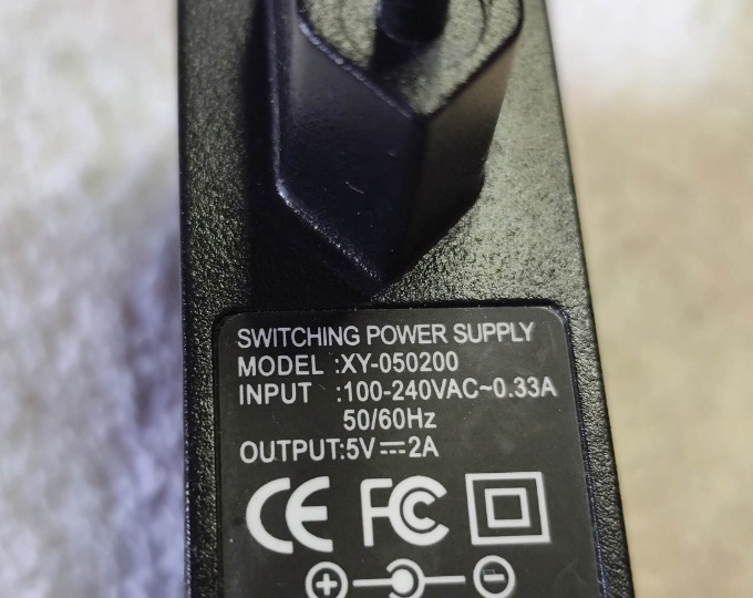 Adapter napona 220 V, 5V-2A