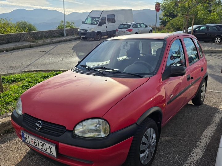 Opel Corsa B 1.4 benzin – 1997. godište – prvi vlasnik