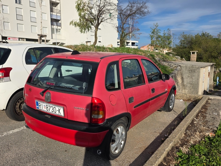 Opel Corsa B 1.4 benzin – 1997. godište – prvi vlasnik