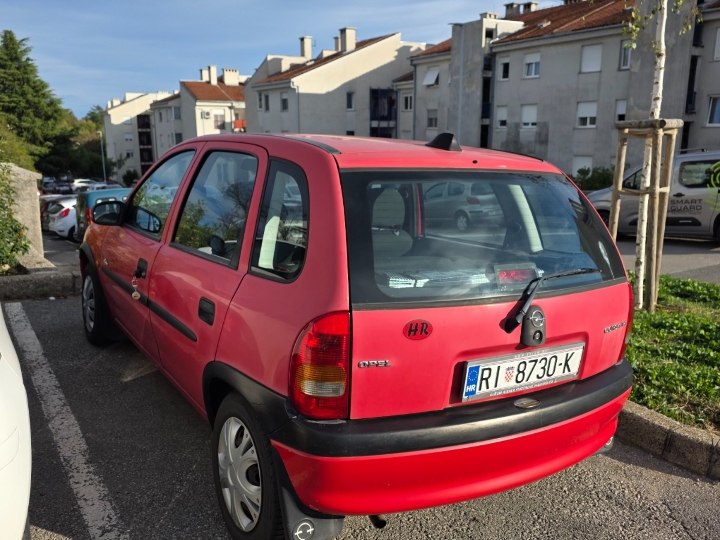 Opel Corsa B 1.4 benzin – 1997. godište – prvi vlasnik