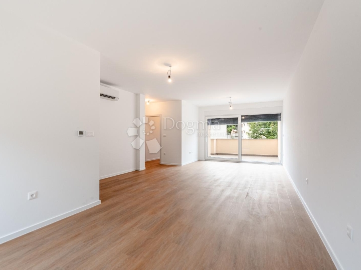 Rešetari, kuća 180m2 s garažom