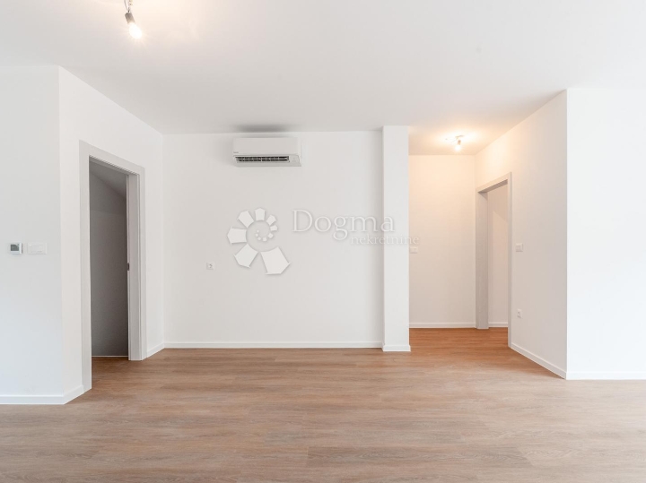 Rešetari, kuća 180m2 s garažom