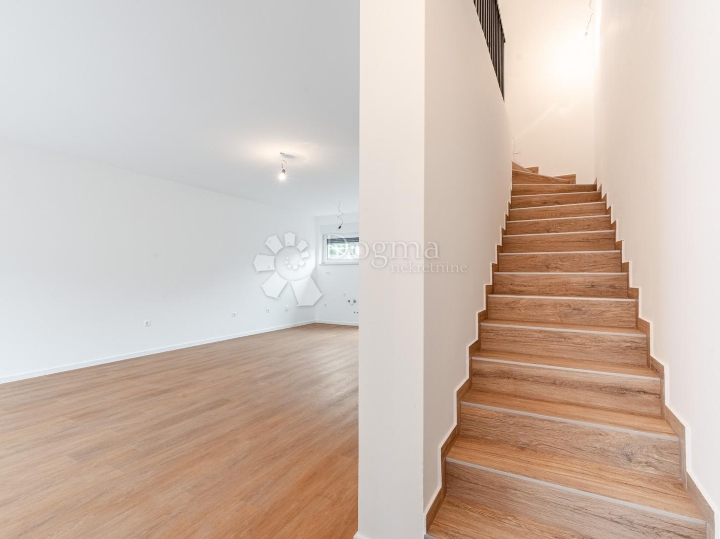 Rešetari, kuća 180m2 s garažom