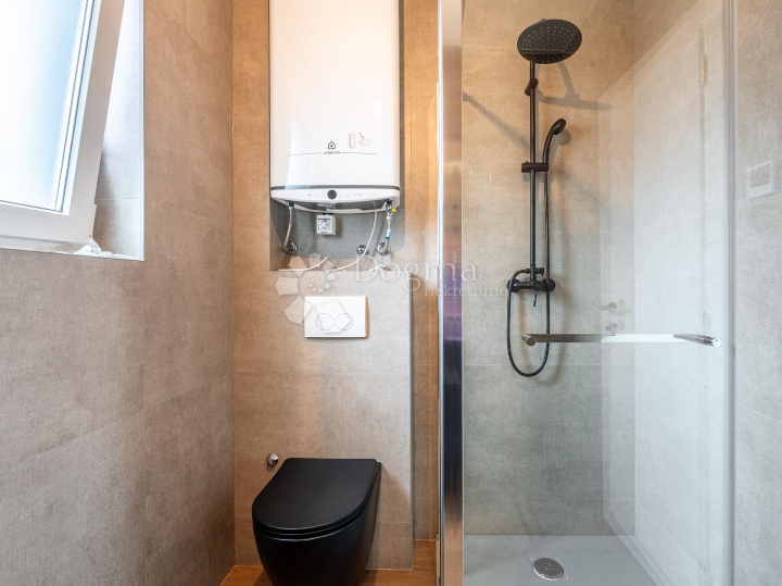 Rešetari, kuća 180m2 s garažom