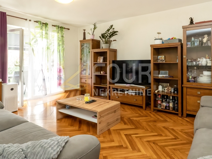 Donja Drenova, kuća u nizu, stan + garaža - odlična pozicija! Samo u našoj ponudi!
