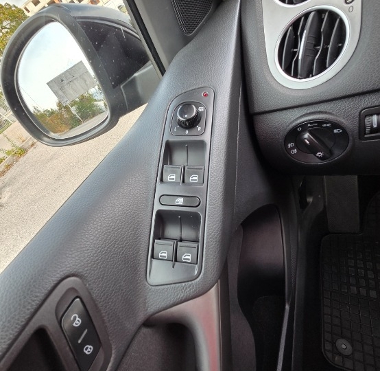 VW Tiguan 2.0 tdi, 4X4 Automatic, HR auto, servisna