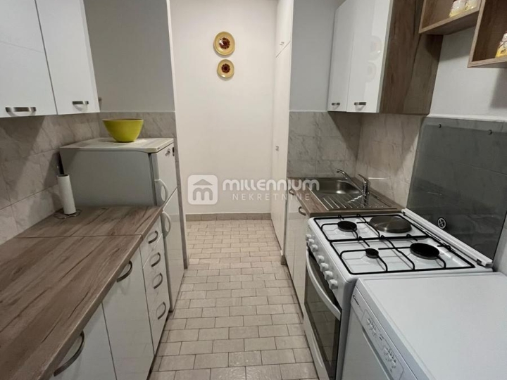 Rijeka, Donji Zamet, 66.20m2, 2S+DB, lođa, pogled na more