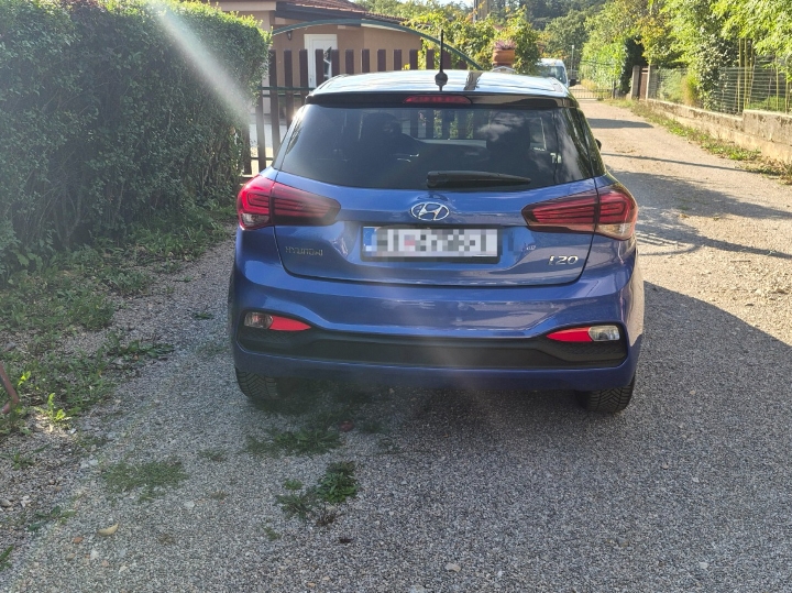 Prodajem Hyundai I20 FL 1.2 DOHC 84 KS, vatrena edicija, 65.000 km