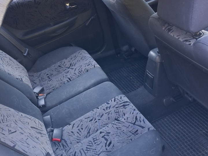 Mazda 323 f ,2001. god., reg. god. dana