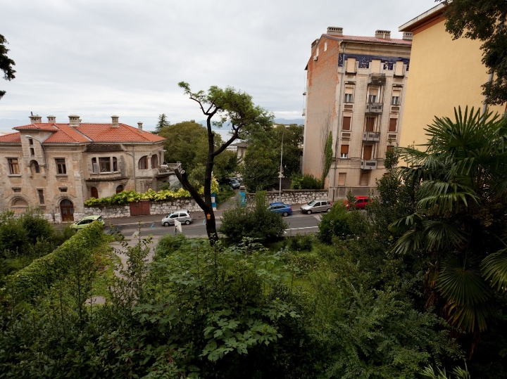 Iznajmljujem sobu u prostranom stanu