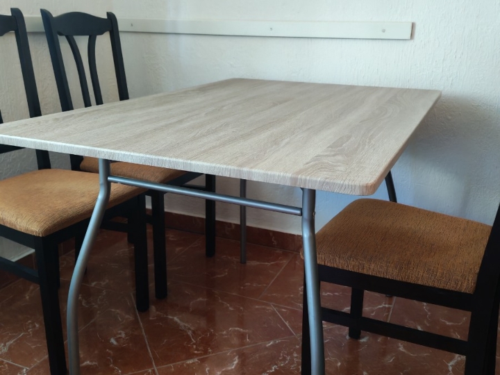 Stol i 4 stolice