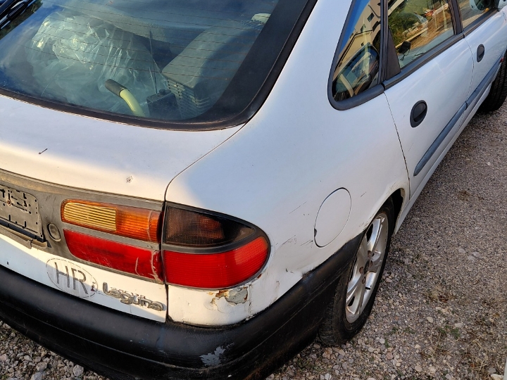 2 komada Renault Lagune