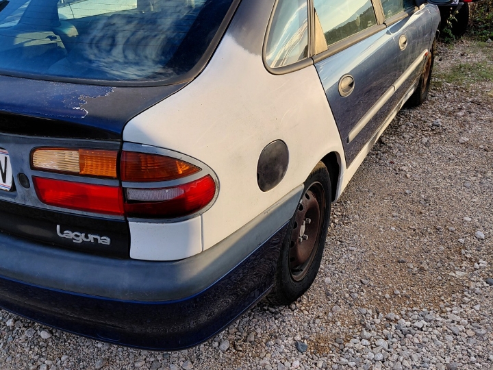 2 komada Renault Lagune
