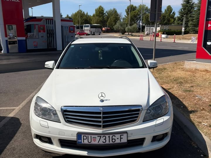 Mercedes-Benz C 200 (W204)