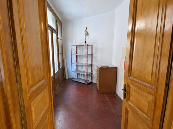 Rijeka, Centar - prostran stan za adaptaciju nadomak Korza!