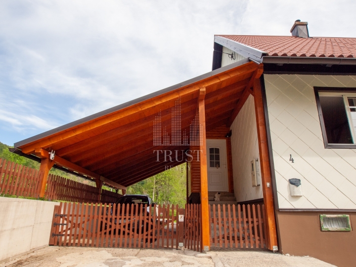 Mrkopalj – kompletno renovirana kuća s prostranom okućnicom
