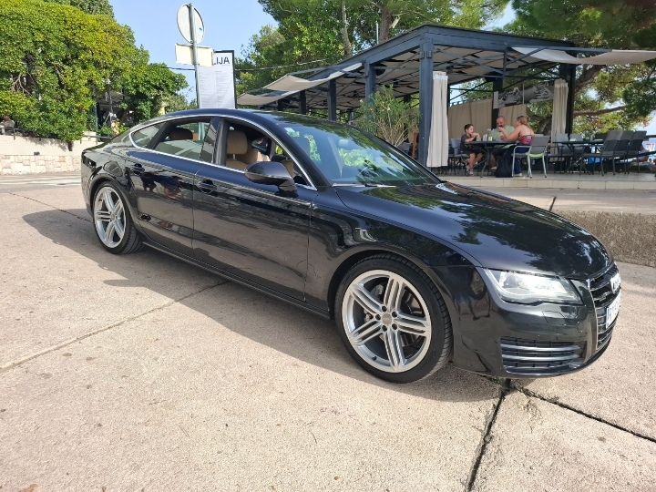 Audi A7 3.0 TDI Quattro Exclusive oprema bez ulaganja! Odličan!