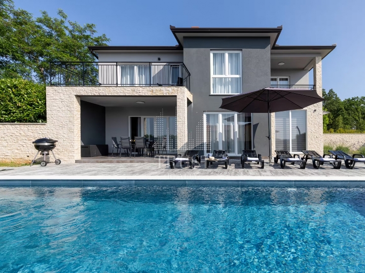 Istra, Labin - kuća s bazenom