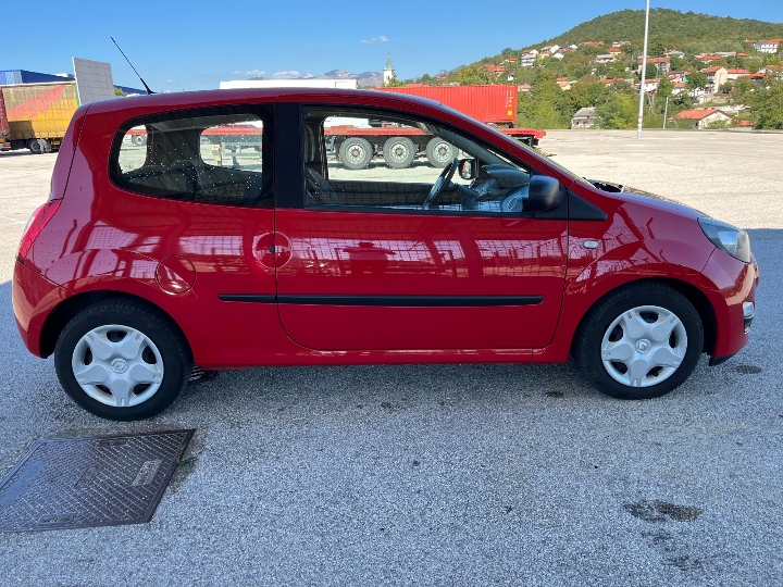 Renault Twingo 1.2 , 16 V, reg. do 08./2027. god., odličan