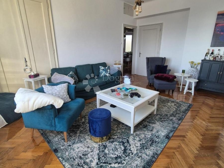 Ekskluzivno – prostran stan 120 m² U Centru