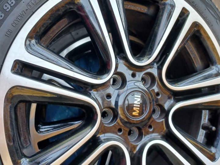 Alu. felge za Mini Countryman sa zimskim gumama