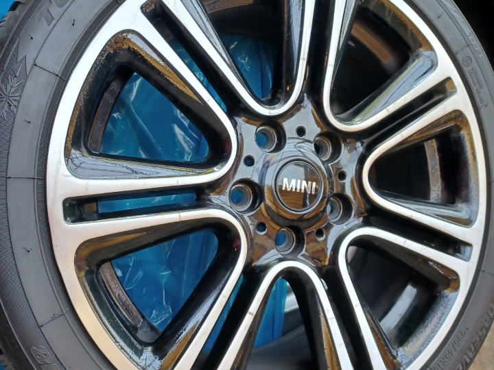 Alu. felge za Mini Countryman sa zimskim gumama