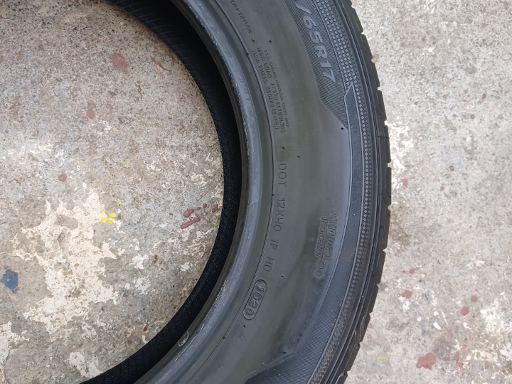 Continental ljetne gume 215/65/17, šara 6mm, kao nove