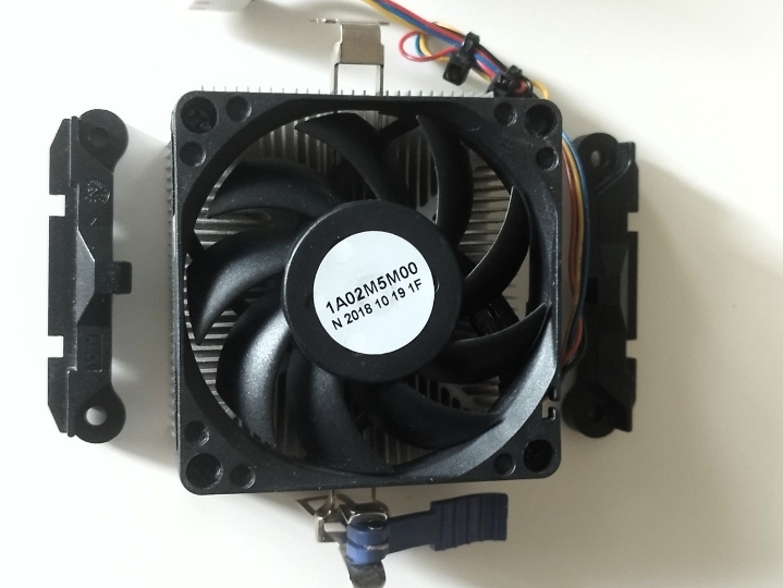 AMD Athlon 200GE (AM4 + Cooler), Antec 140mm LED vent.
