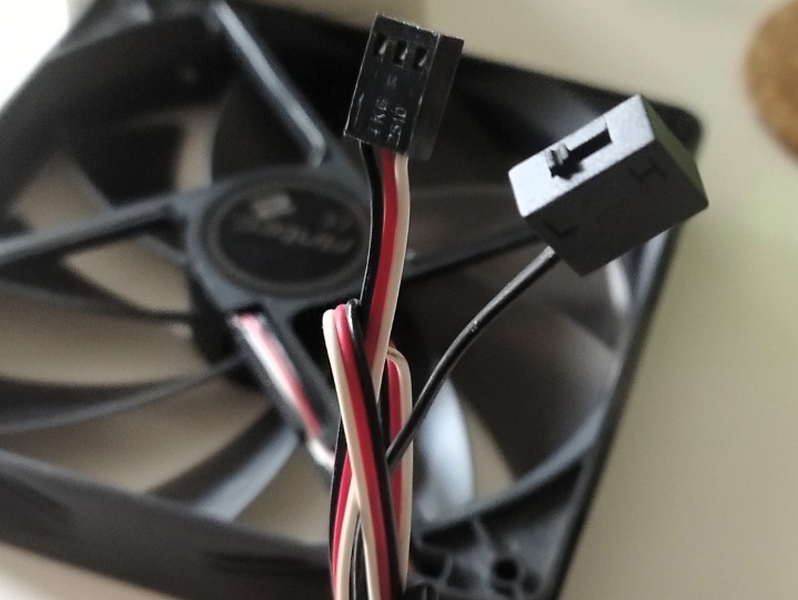 AMD Athlon 200GE (AM4 + Cooler), Antec 140mm LED vent.