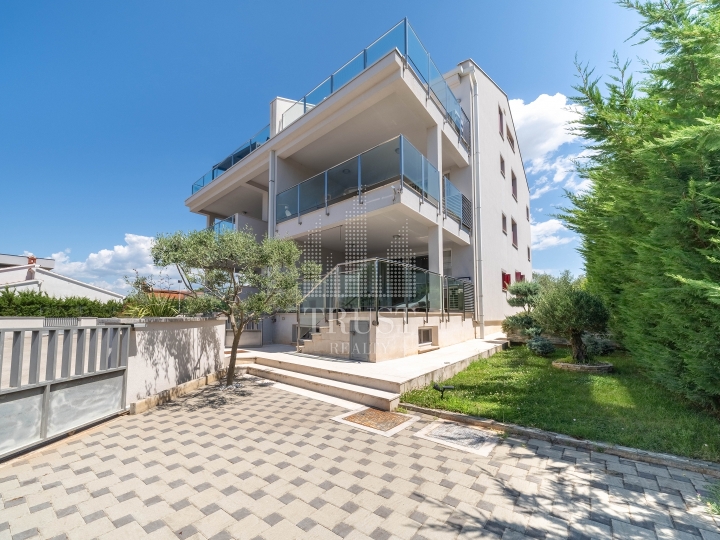 Fažana: 130 m², veliki vrt i pogled na more