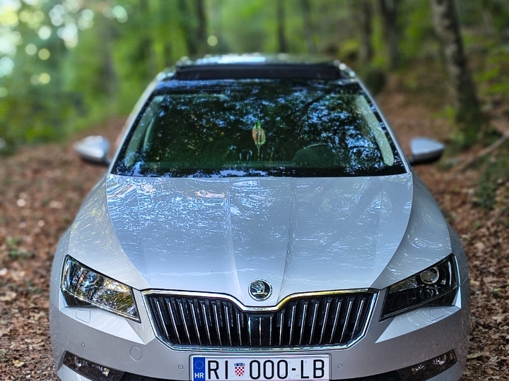 Škoda Superb 1.6 TDI VIDEO