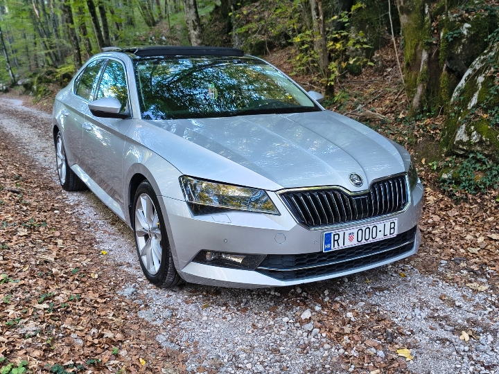 Škoda Superb 1.6 TDI VIDEO