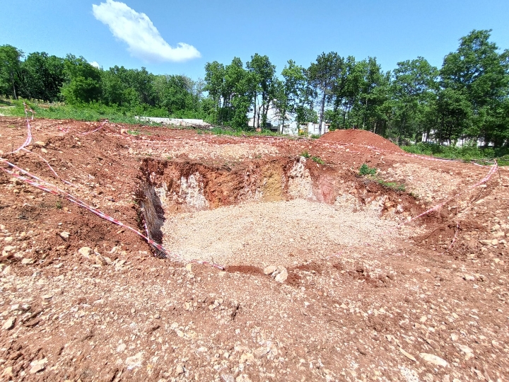 Teren 554 m2 s građ. dozvolom i plaćenim komunalijama