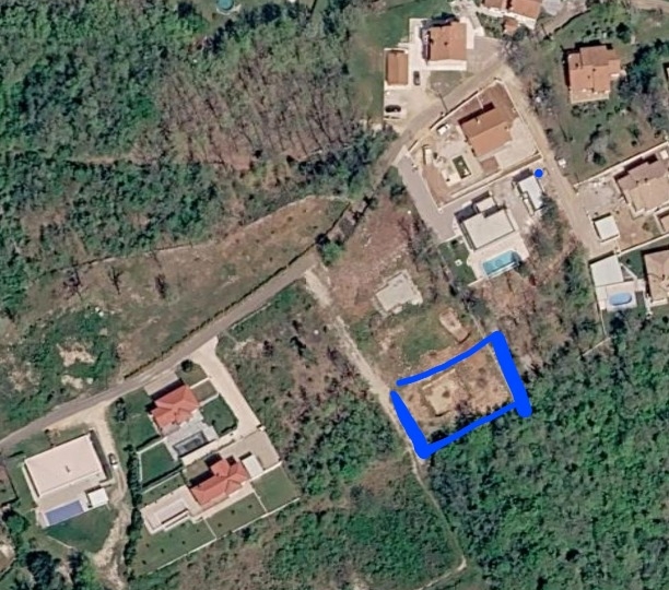 Teren 554 m2 s građ. dozvolom i plaćenim komunalijama