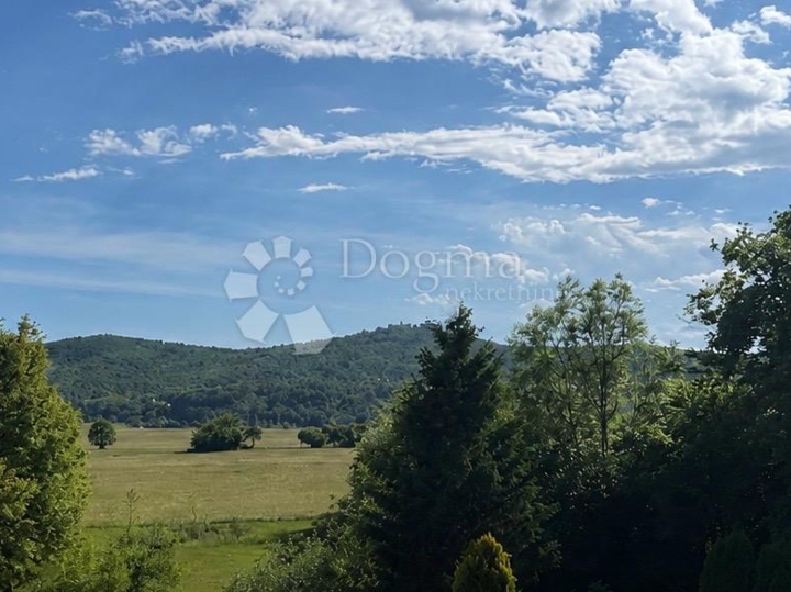 Grobnik – prekrasna obiteljska kuća s otvorenim pogledom