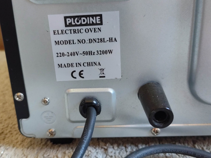 Mini pećnica s dvije grijače ploče