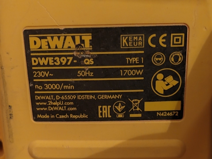 DeWalt DWE397-QS aligator pila 1700W (za ciglu i porobeton)