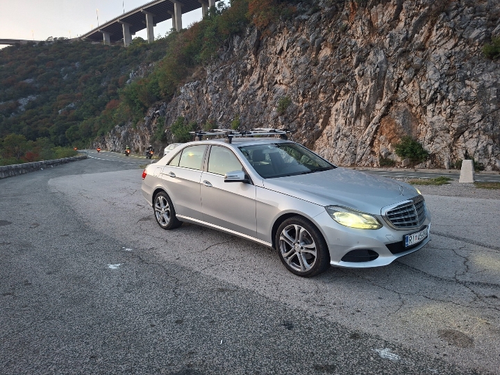 Mercedes-Benz E 220