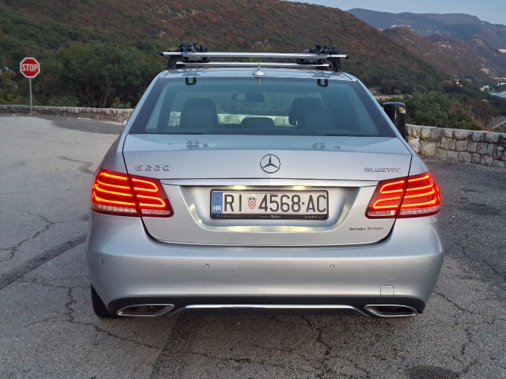 Mercedes-Benz E 220