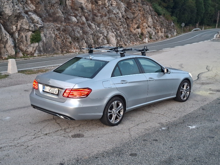Mercedes-Benz E 220