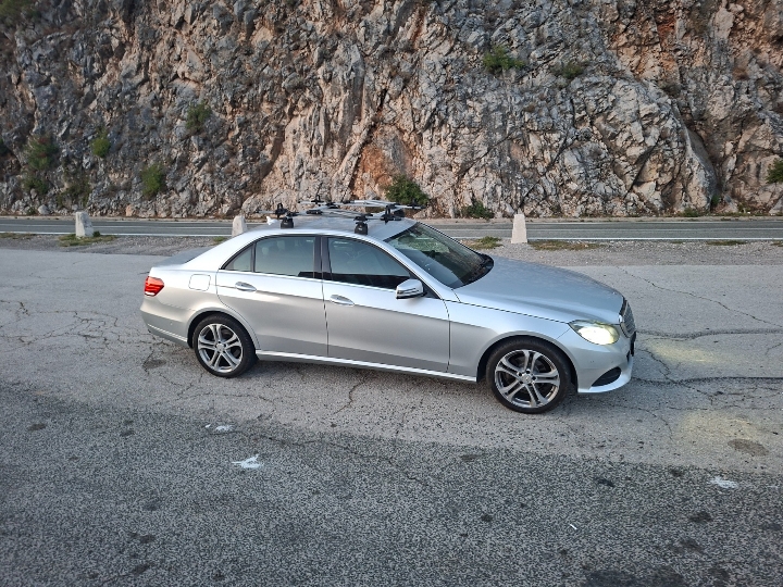 Mercedes-Benz E 220