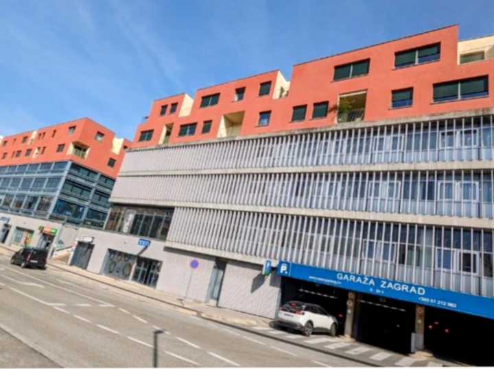 Rijeka, Centar – Moderan 1S+DB stan s liftom (65 m²)