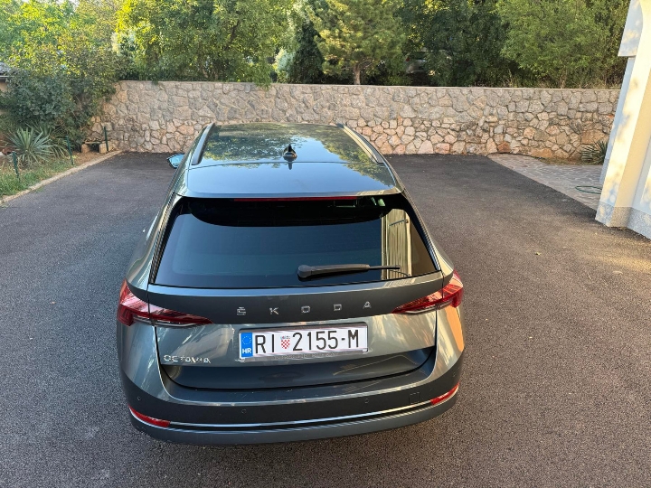 Škoda Octavia Combi 2.0 TDI 2021. godište, prvi vlasnik