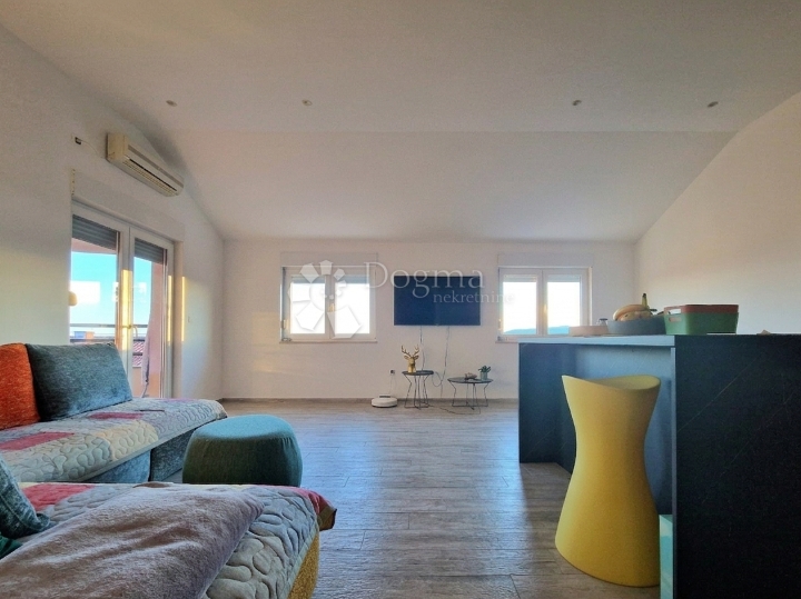 Srdoči – 81,65 m², pogled na Kvarner, 2 parkinga