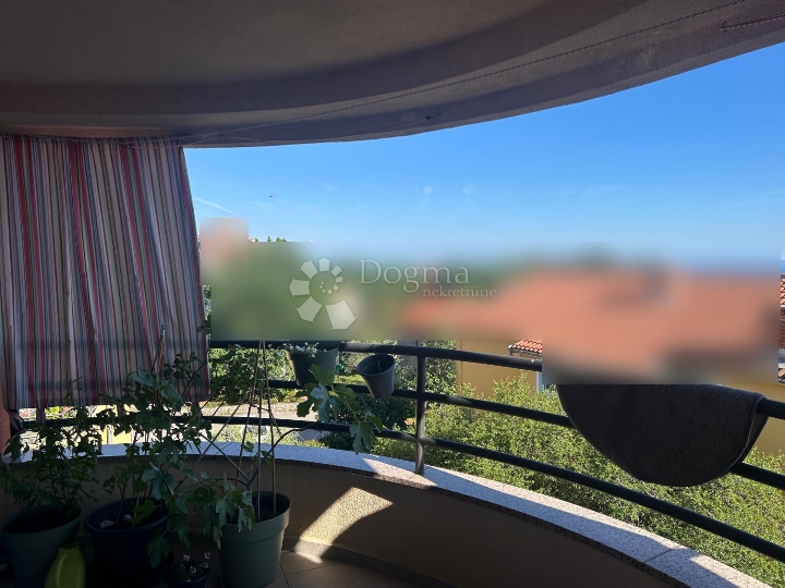 Srdoči – 81,65 m², pogled na Kvarner, 2 parkinga