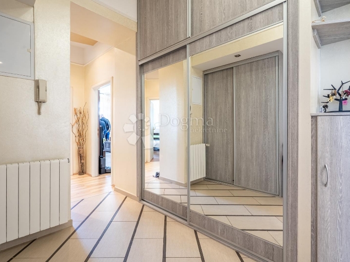 Centar – 108 m², moderan 3S+DB s parkingom