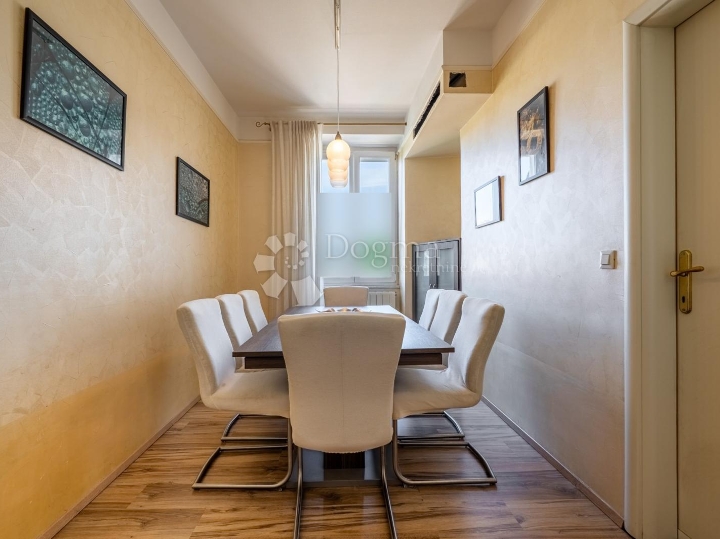 Centar – 108 m², moderan 3S+DB s parkingom