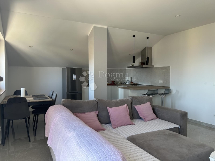 Srdoči – 3S+DB, etaža kuće, pogled more, balkon