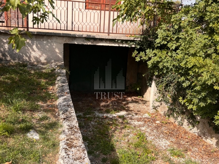 Labin - kuća za adaptaciju u centru grada