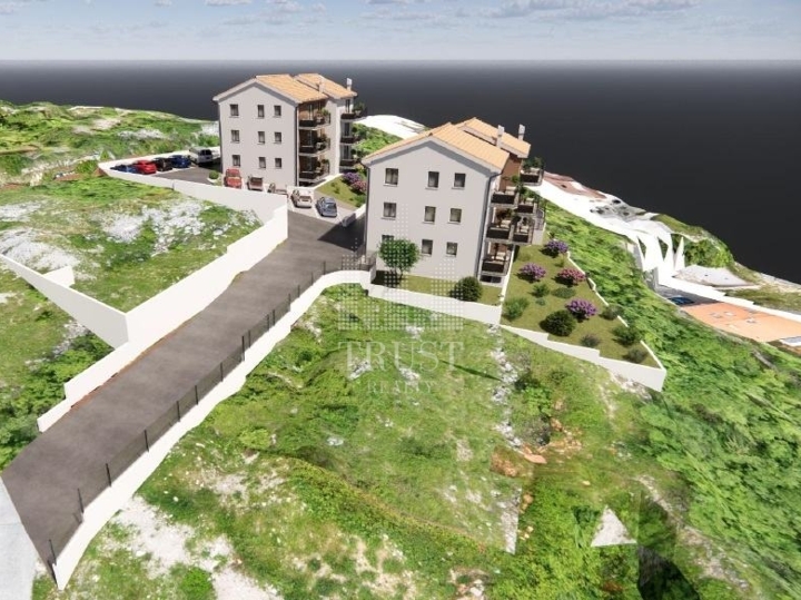 Kosi – prizemlje, okućnica 80 m² i pogled na more